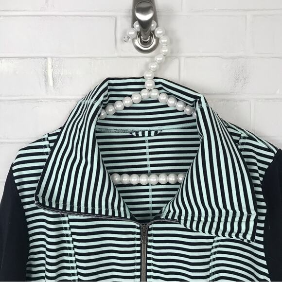 Lululemon Daily Yoga Jacket in Classic Stripe Mint Movement - Picture 9 of 12